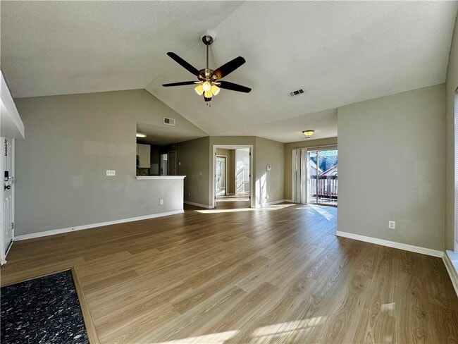 Building Photo - 1107 Sandy Ln Dr