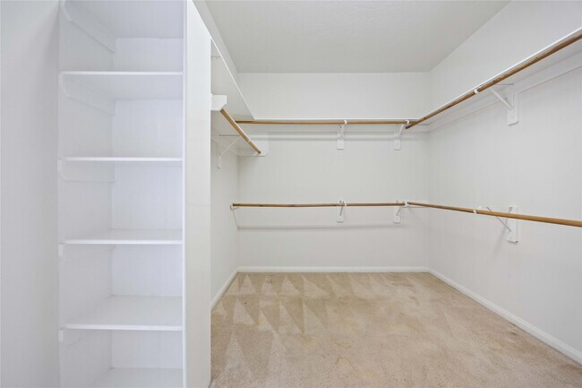 Building Photo - 24623 Blane Dr