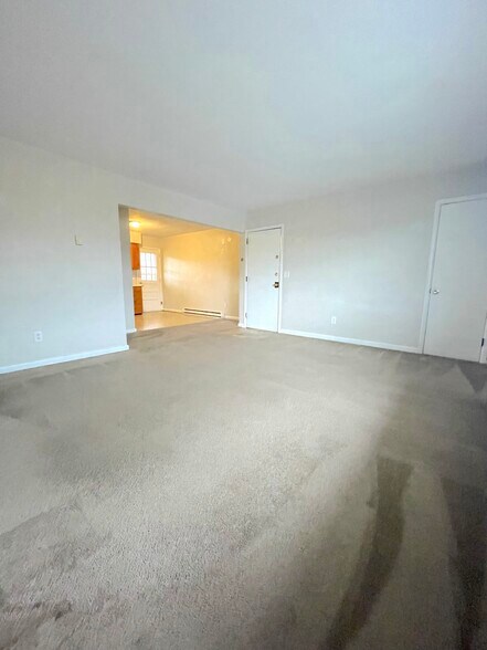 Building Photo - 1128 Sparrow Rd