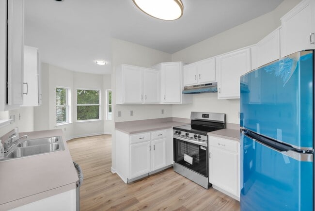 Building Photo - Charming 3BR Northampton Home – Cozy Livin...