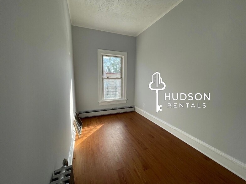 Building Photo - 56 Jewett Ave