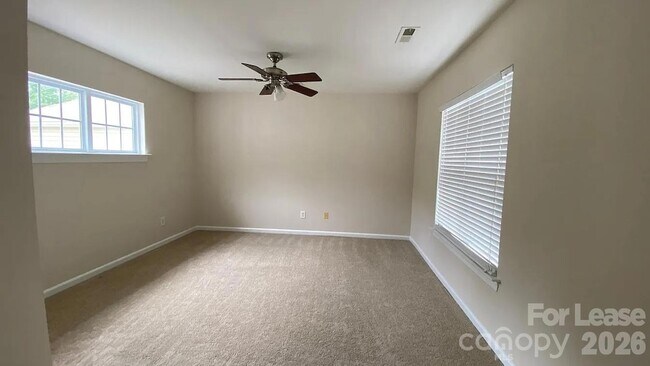 Building Photo - 5803 Cactus Valley Rd