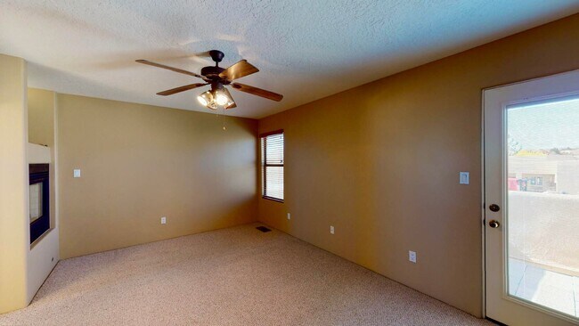 Building Photo - 3 bedroom 2.5 bathroom southwest Albuquerque