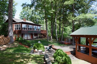 Building Photo - 387 Locks Pond Rd