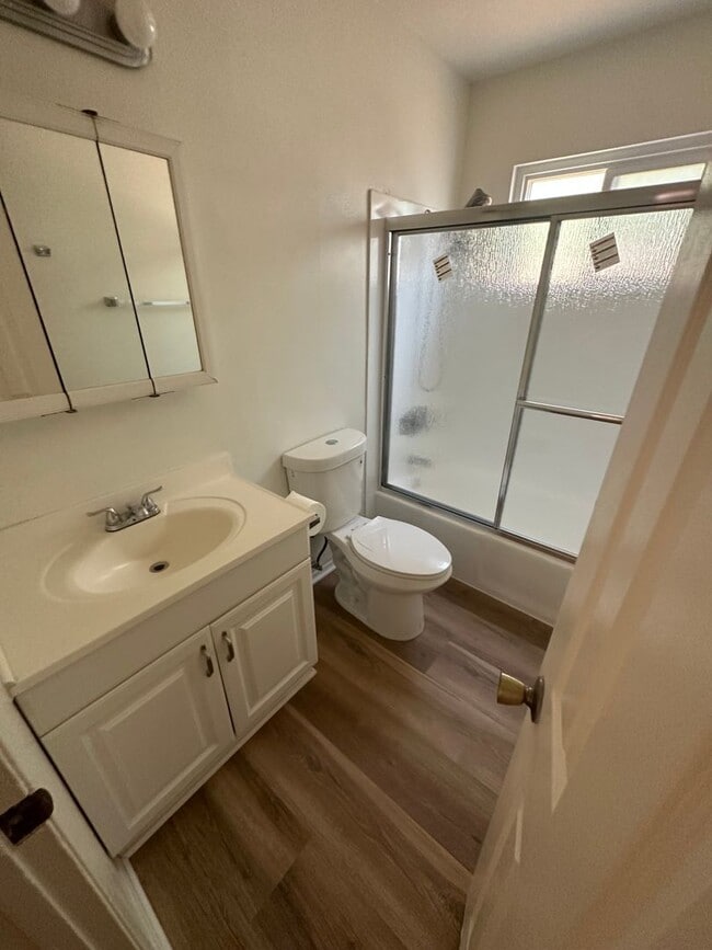 Building Photo - Newly Remodeled South Corona Family Home