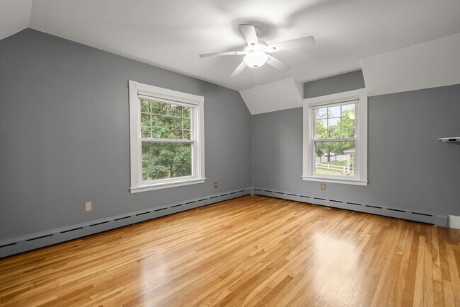 Building Photo - 103 Hollis Ave