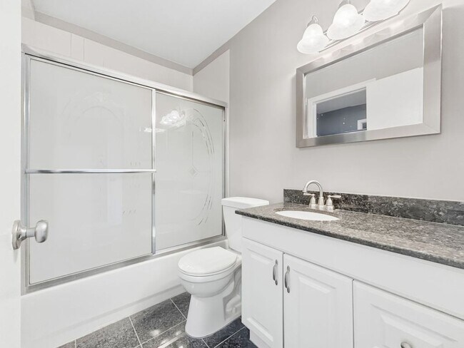 Building Photo - Modern & Bright Living in South Pasadena – Your Coastal Retreat!