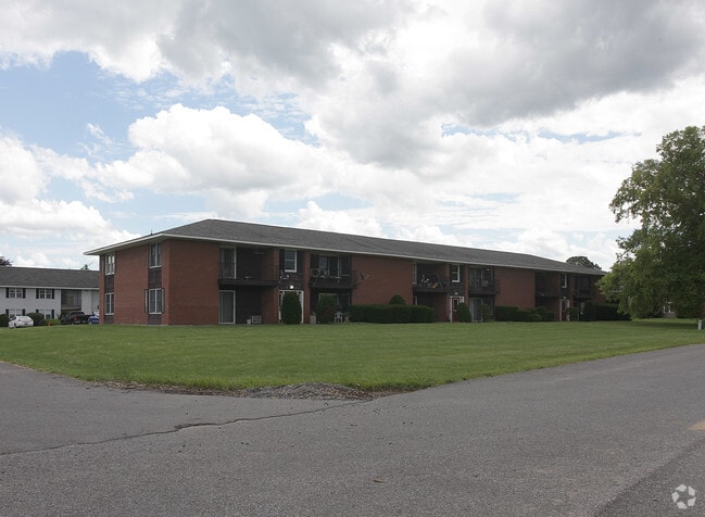 Building Photo - Old Carriage House Apartments