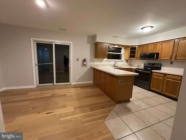 Building Photo - 5 Woodmill Dr