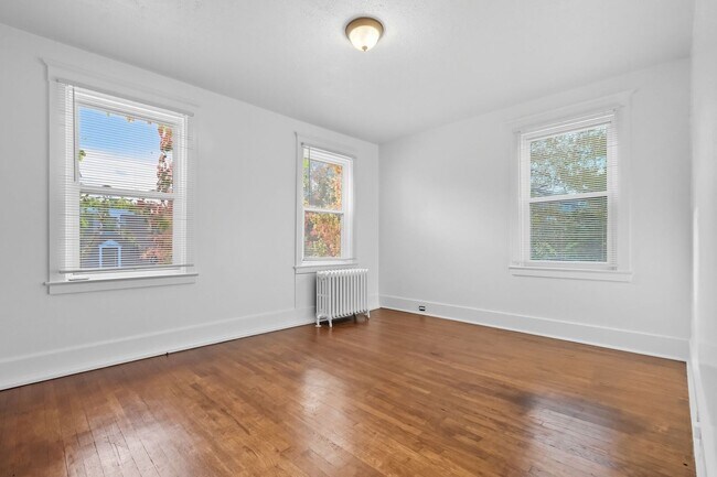 Building Photo - 6603-6603 Woodwell St