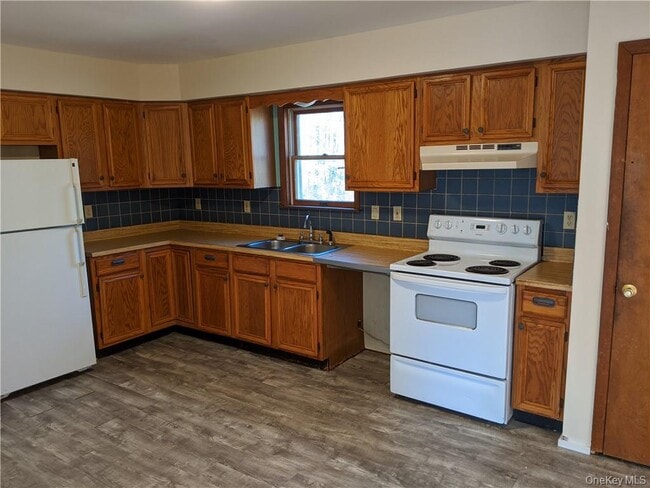 Building Photo - 8 Tanglewood Park Dr