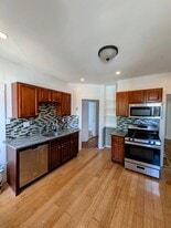 Building Photo - 84 Bailey St