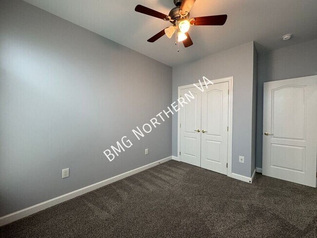 Building Photo - 10673 General Kirkland Dr