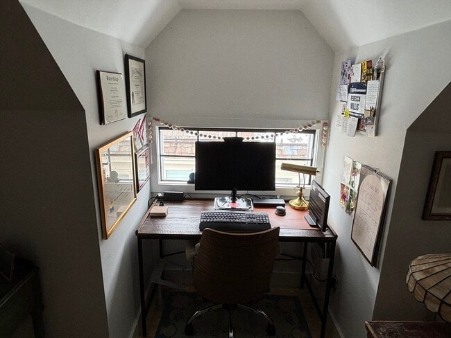 Building Photo - 5 Horton St