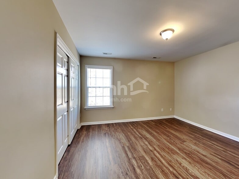 Building Photo - 8701 Poteat Dr