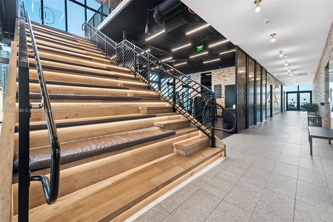 Building Photo - 398 NE 5th St