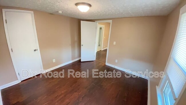 Building Photo - 1219 Azel Ave