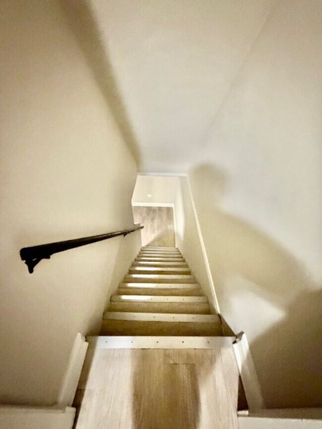 Building Photo - Highly Sought After City Neighborhood! Belair-Edison 2 Br/1 Ba Ready to go!