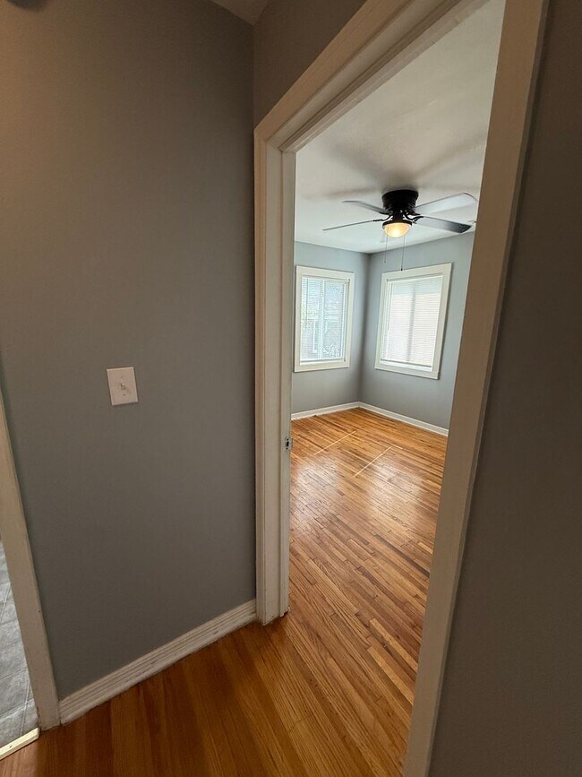 Building Photo - 638 S Woodlawn Blvd