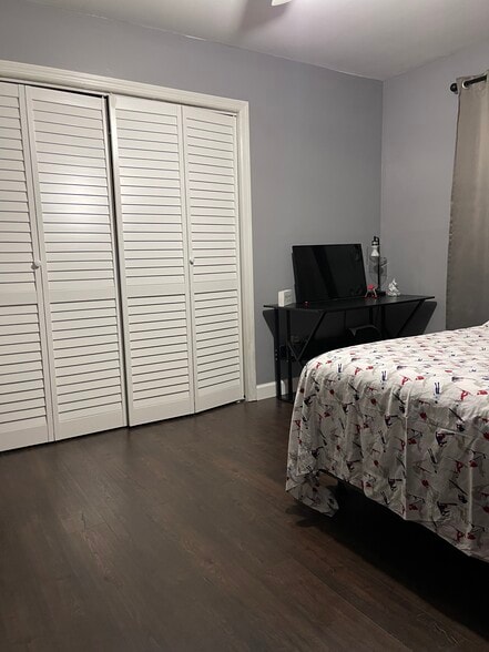 Building Photo - 7 Edwards Rd