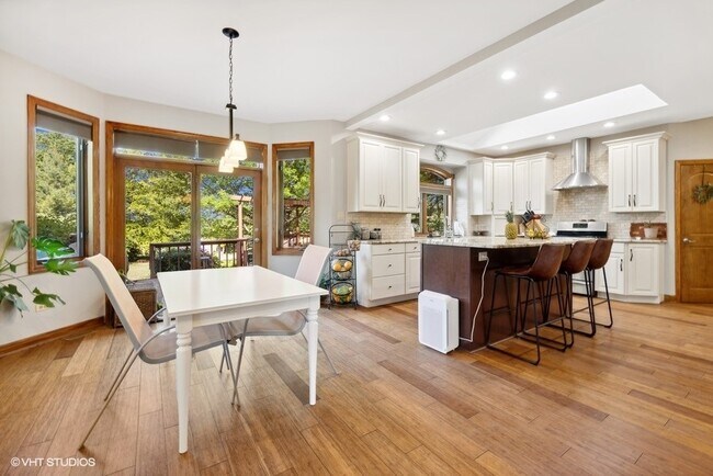 Building Photo - 905 Shelly Ln