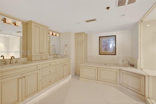 Building Photo - 4000 N Hwy A1A