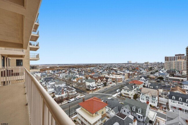 Building Photo - 5000 Boardwalk