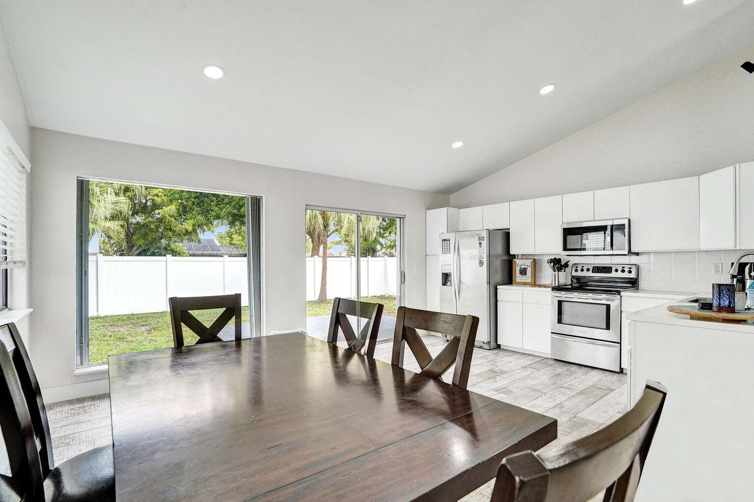 Building Photo - 8467 Dynasty Dr