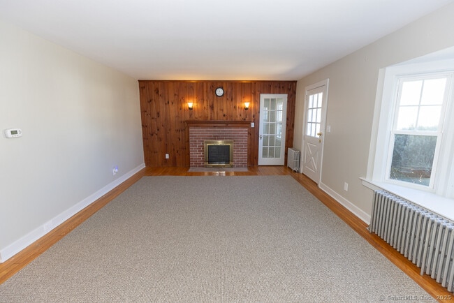 Building Photo - 32 Maplewood St