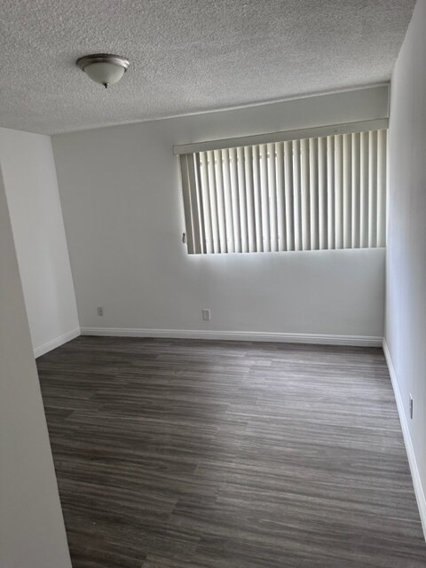 bedroom - 440 Hayworth N Ave