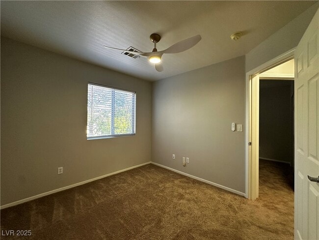 Building Photo - 2649 Heathrow St