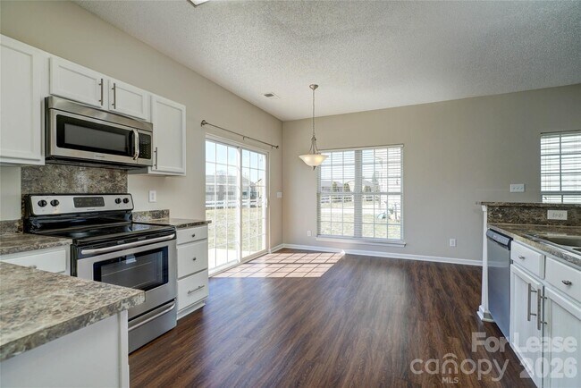 Building Photo - 2034 Wexford Way