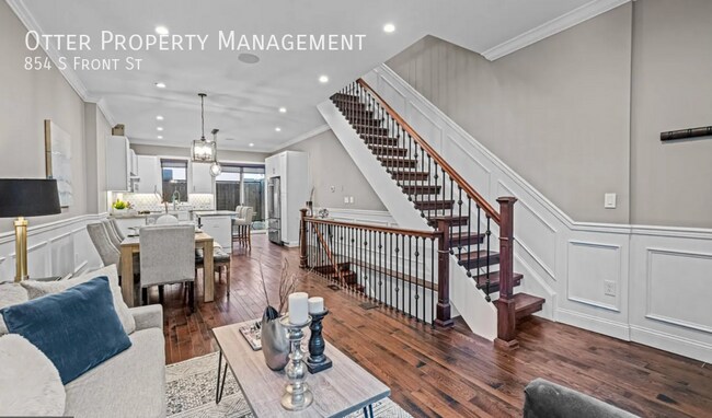 Building Photo - 854 S Front St