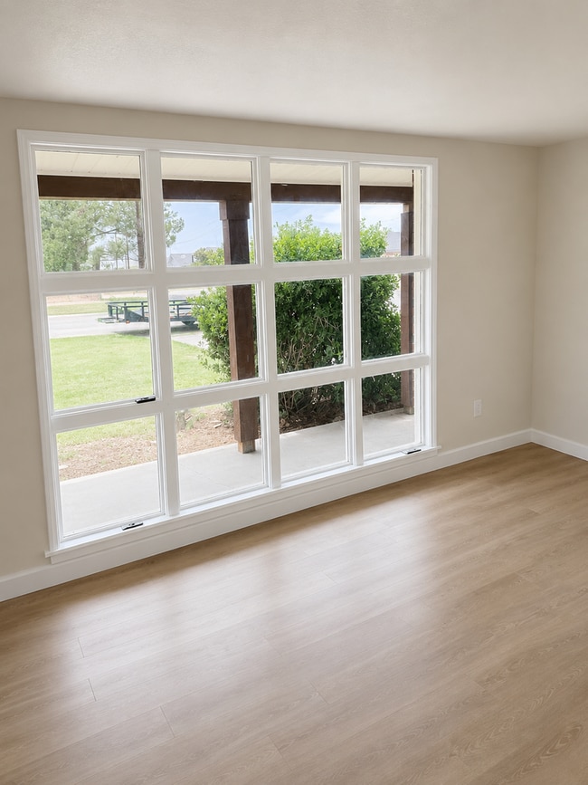 Building Photo - 4BR/2BA Home – Spacious Home