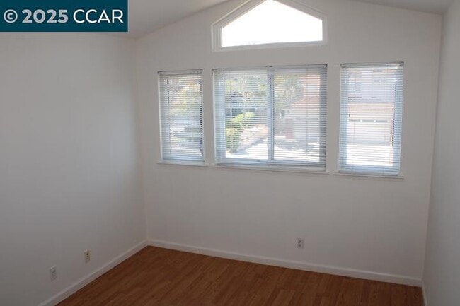 Building Photo - 151 Grenadine Way