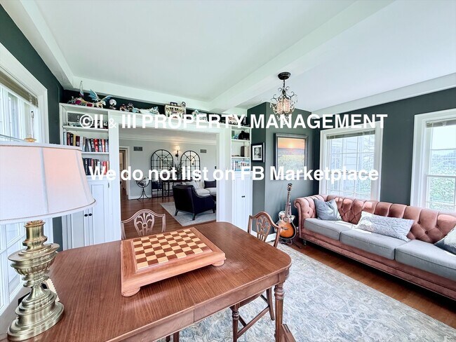 Building Photo - 1314 W Red Bridge Rd