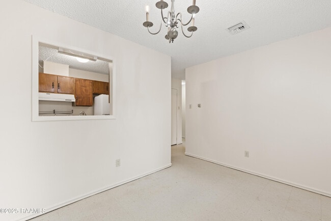 Building Photo - 504 Knollwood Cir