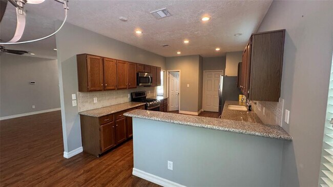Building Photo - 209 McVoy Dr