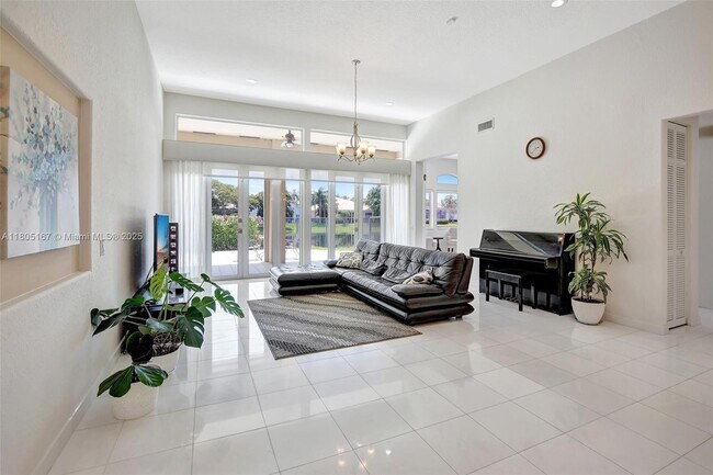Building Photo - 2651 Oakmont Dr