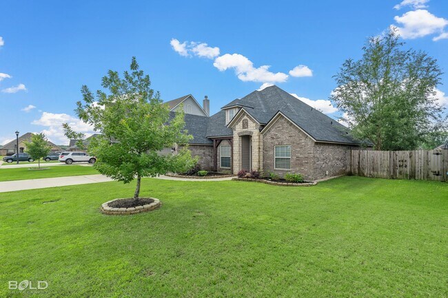 Building Photo - 619 Labarre Ln
