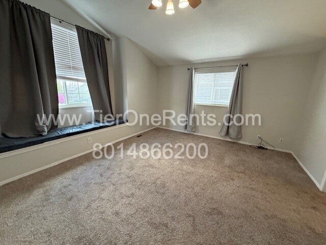 Building Photo - NO DEPOSIT option available for qualified renters!