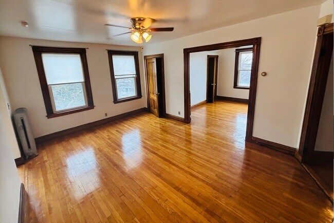 Building Photo - 23 Munroe St