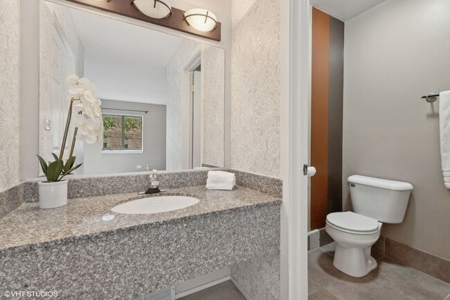 Building Photo - 1930 Songsparrow Ct