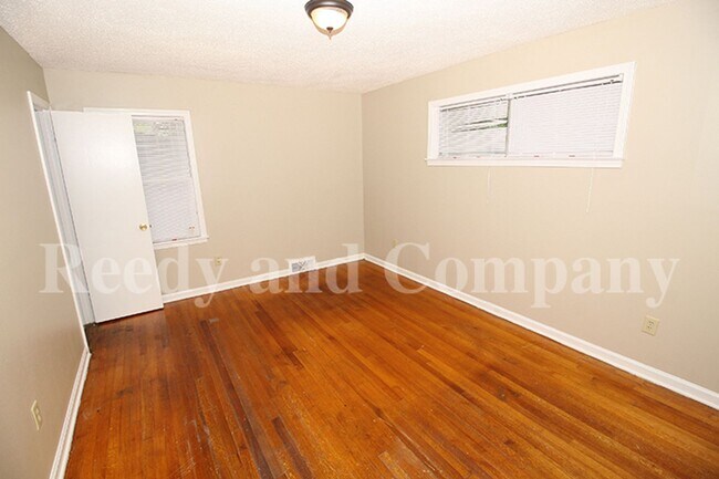 Building Photo - 3001 Falkirk Rd