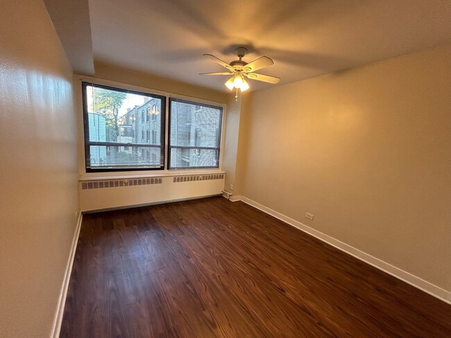 Building Photo - 4180 N Marine Dr