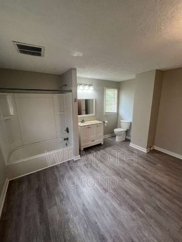 Building Photo - 824 Harlan St