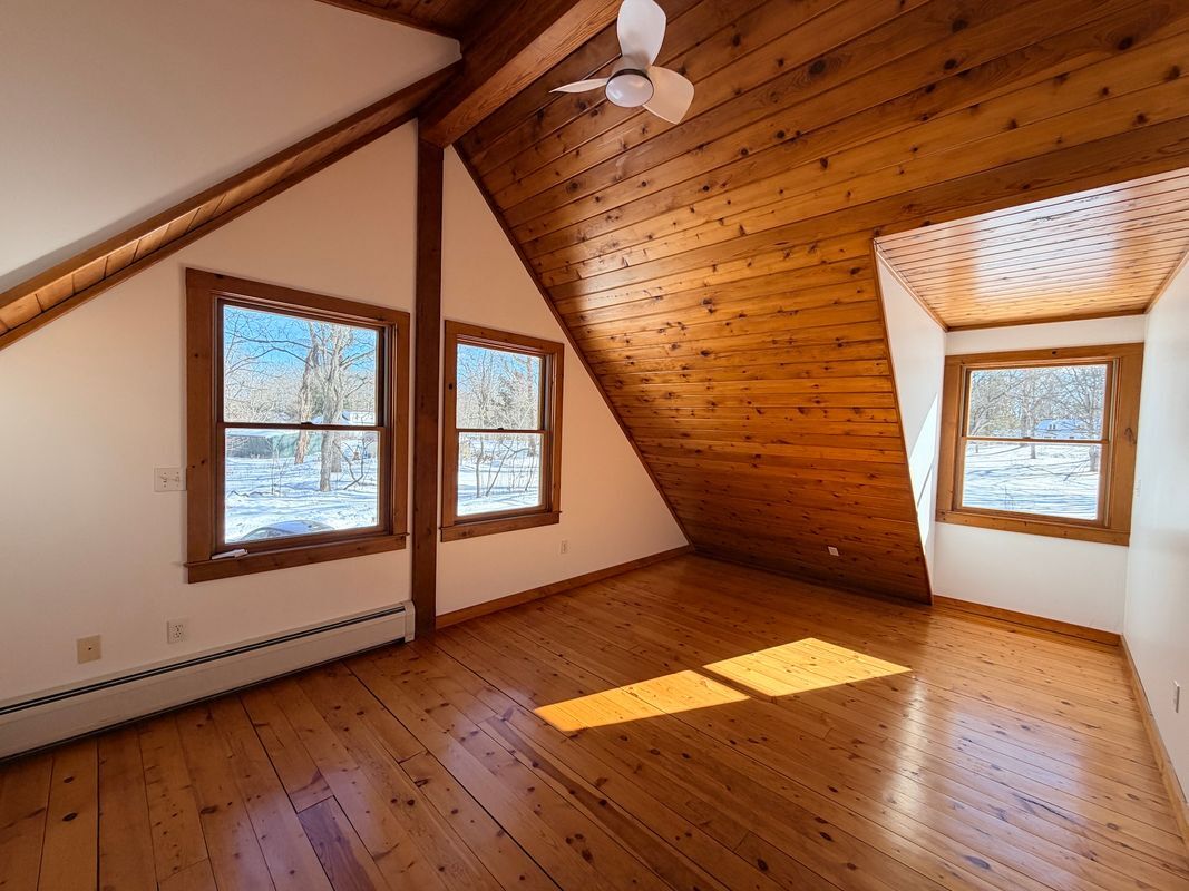 Building Photo - 249 Woodbury Rd