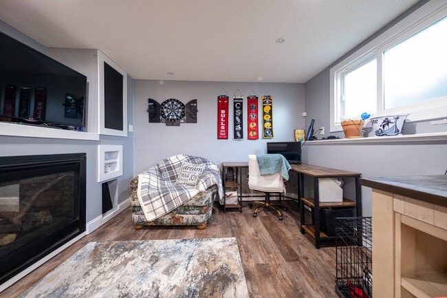 Building Photo - 7801 Noble Ave N