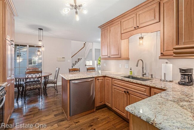 Building Photo - 2471 Woodcliff Trail