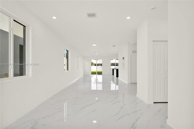 Building Photo - 22535 SW 125th Ave